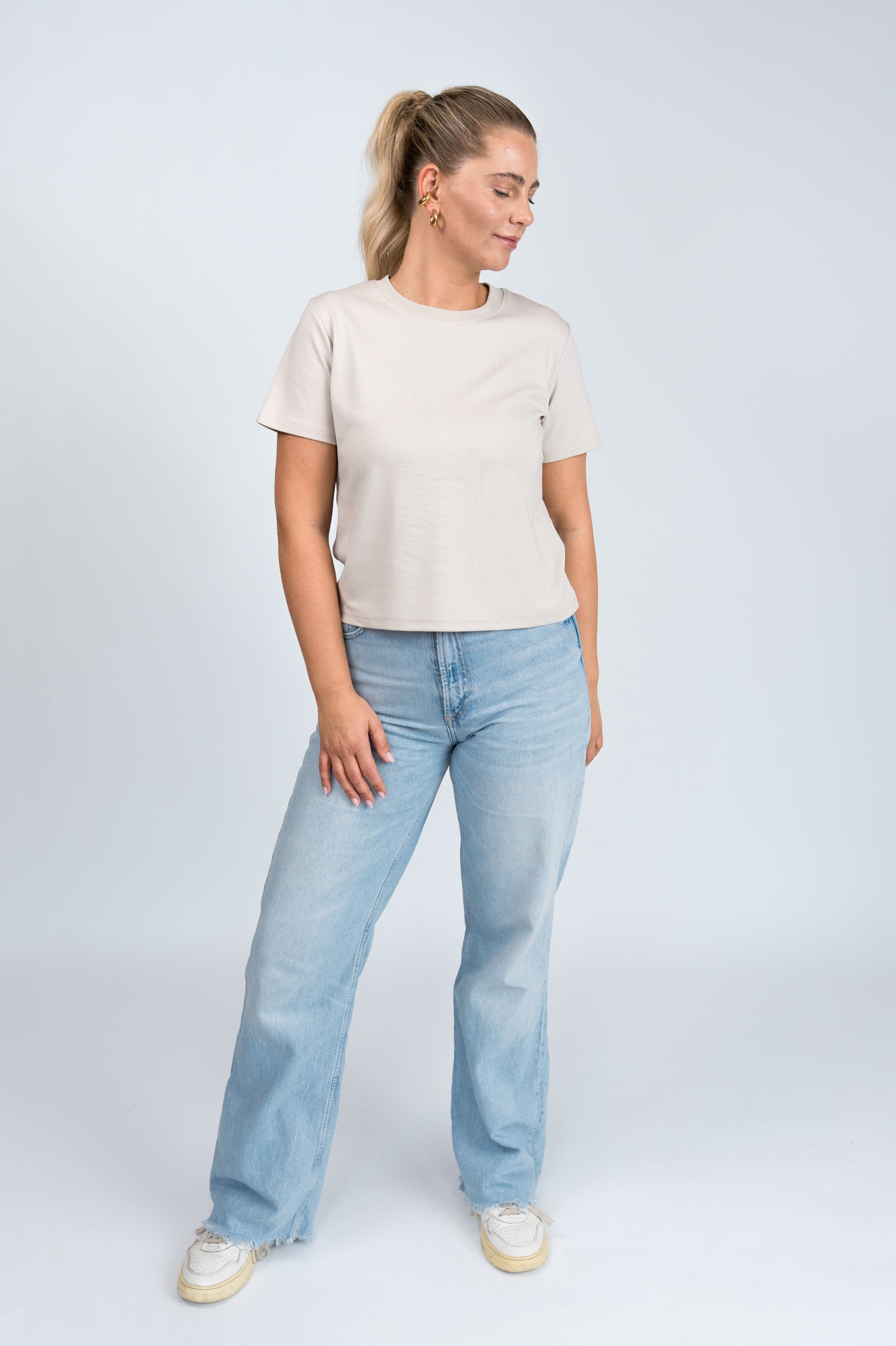 T-Shirt Kastig Mittellang Greige Ganzkörper