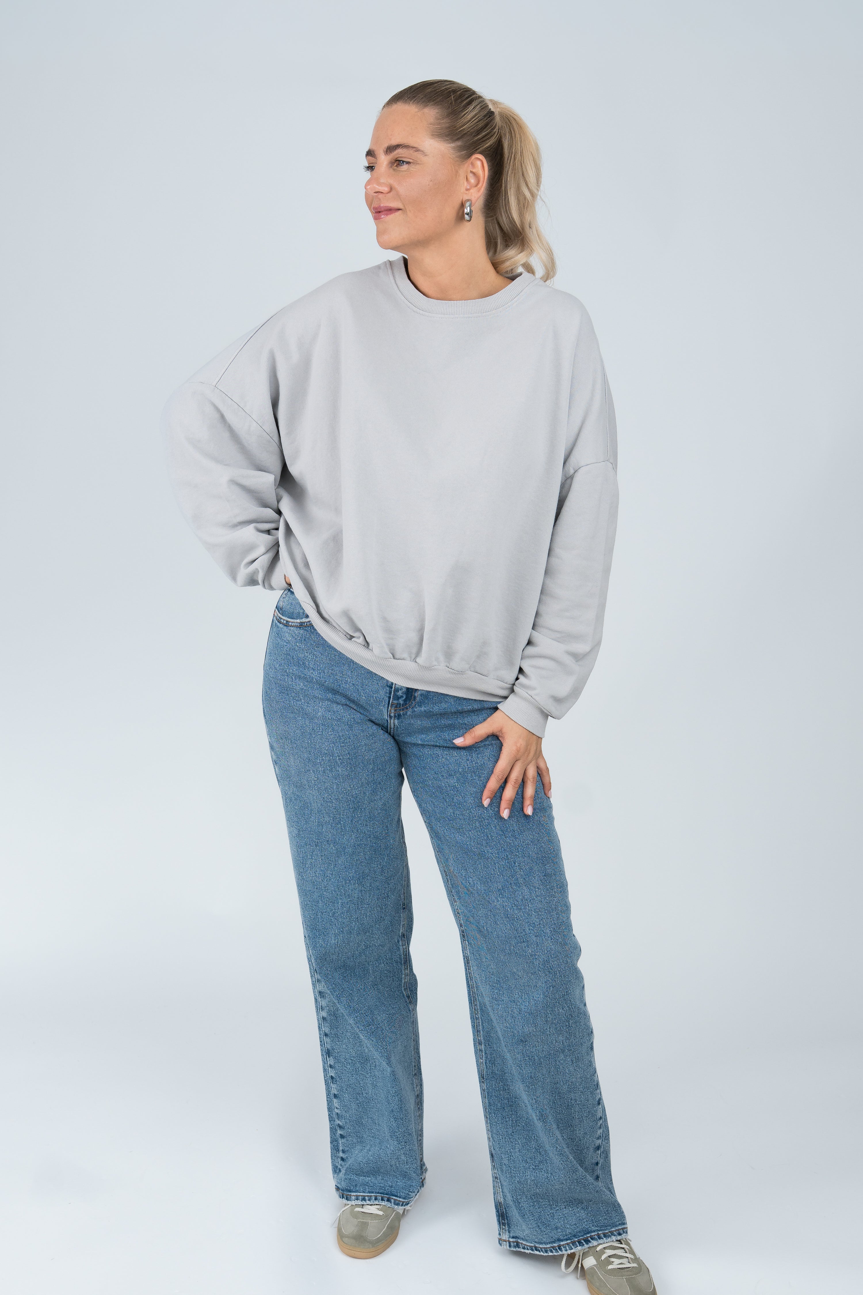 Sweater Oversized mit Bund Hellgrau Ganzkörper