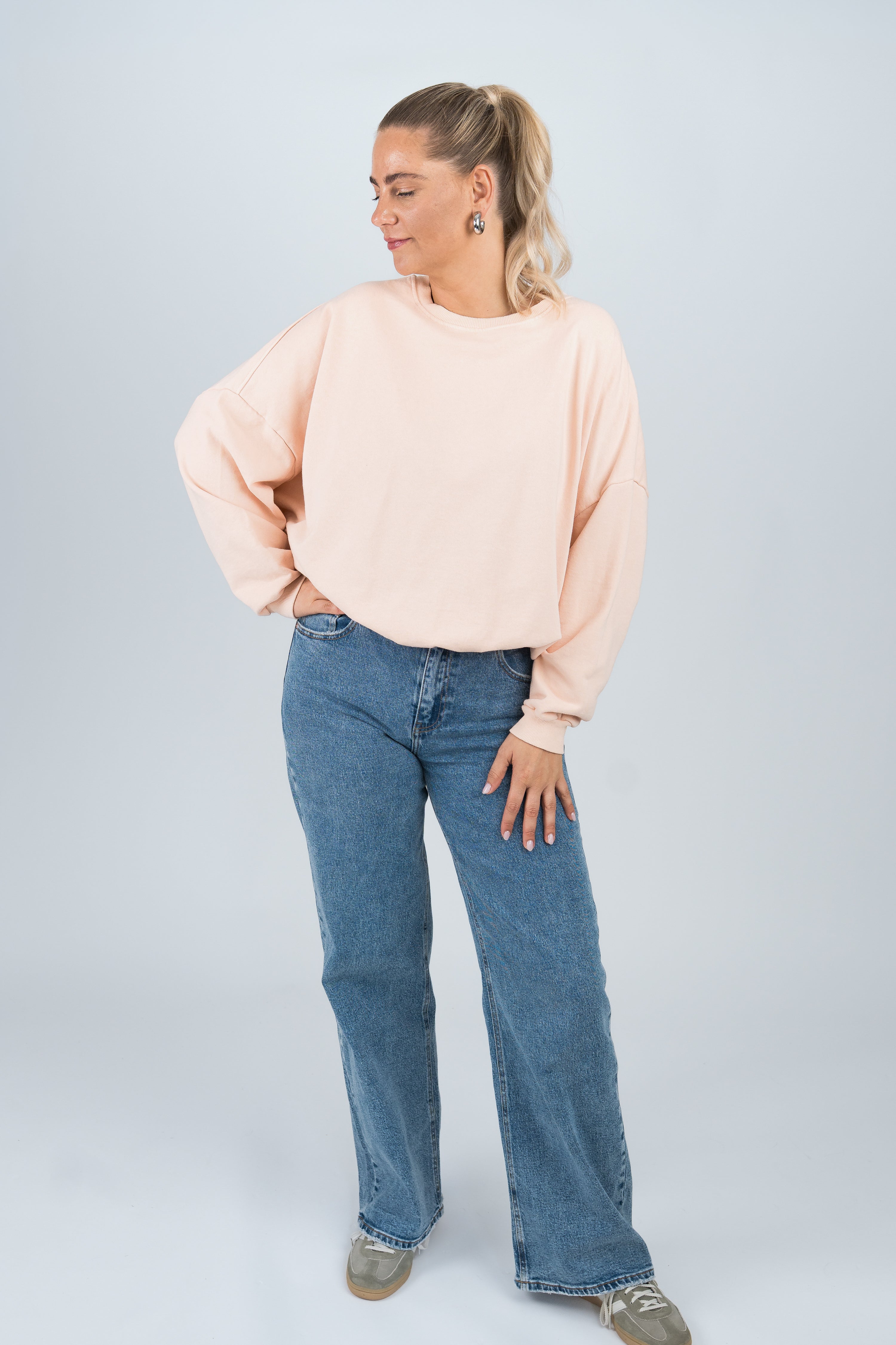 Sweater Oversized mit Bund Orange Peach Ganzkörper