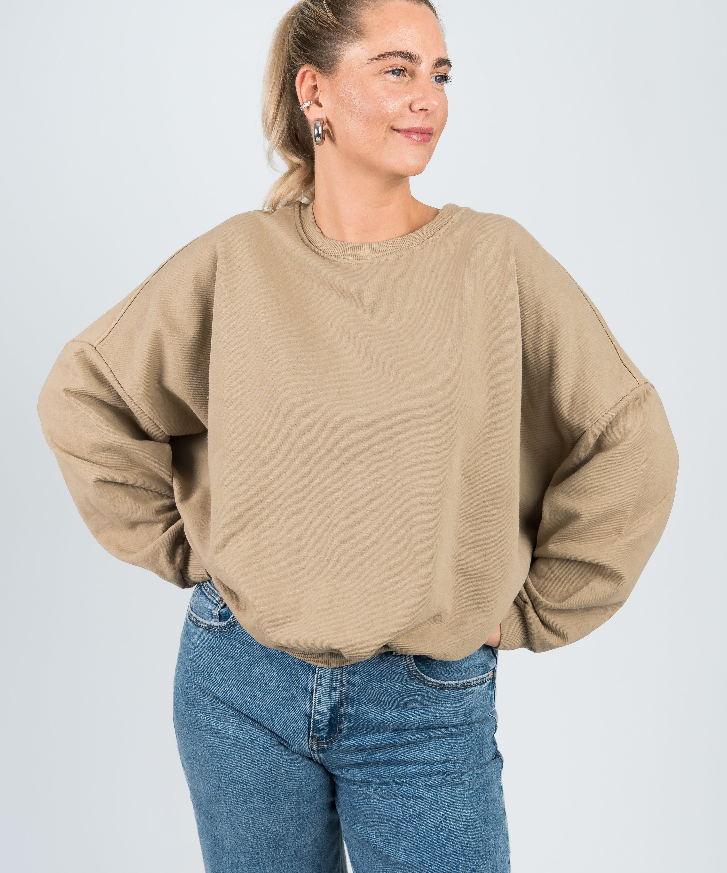 Sweater Oversized mit Bund Hellbraun Beige von vorne
