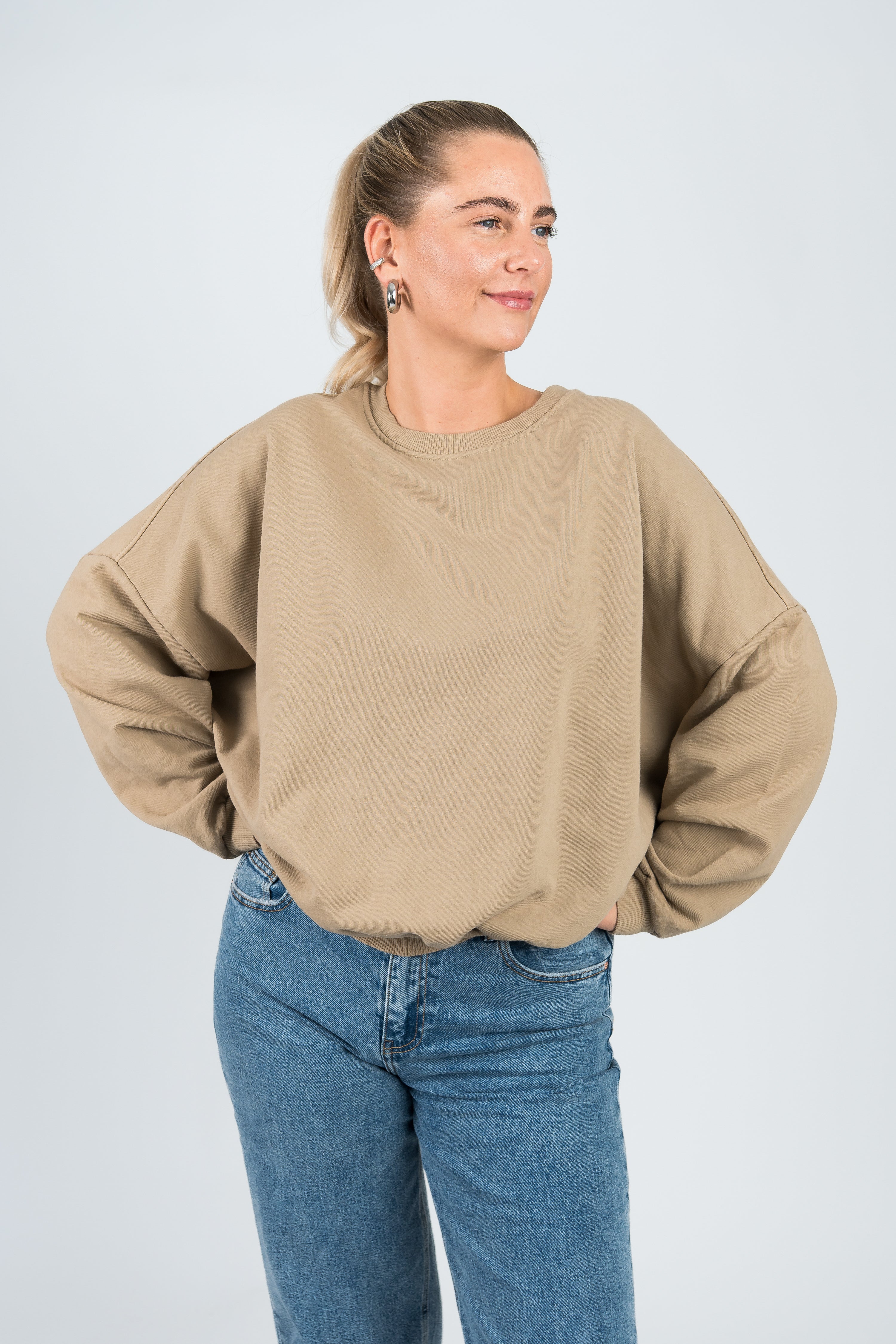 Sweater Oversized mit Bund Hellbraun Beige von vorne