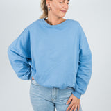 Sweater Oversized mit Bund kräftiges Blau von vorne 