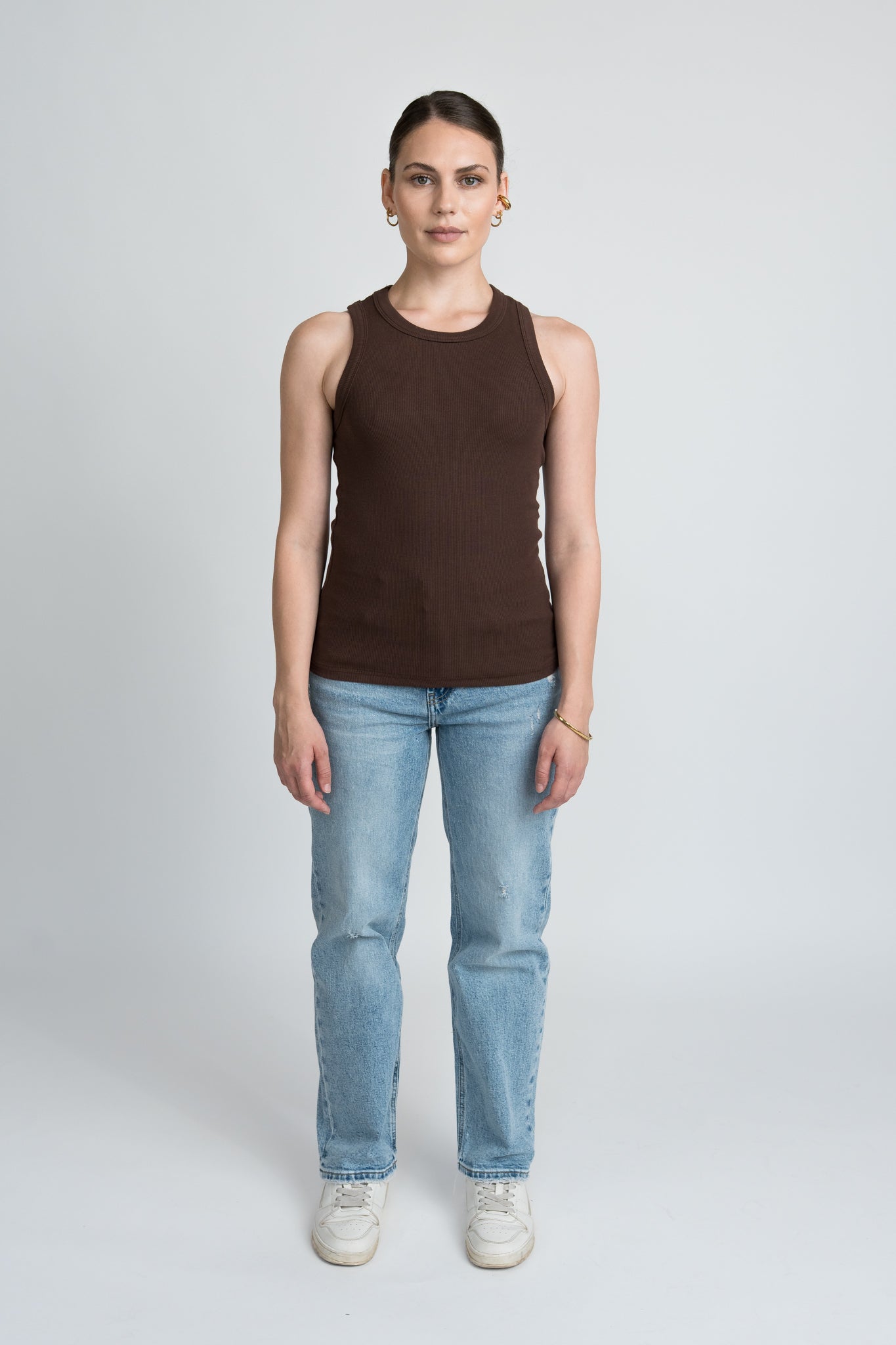 Tanktop Damen Cutouts in Dunkelbraun mit Rundhals Ganzkörper