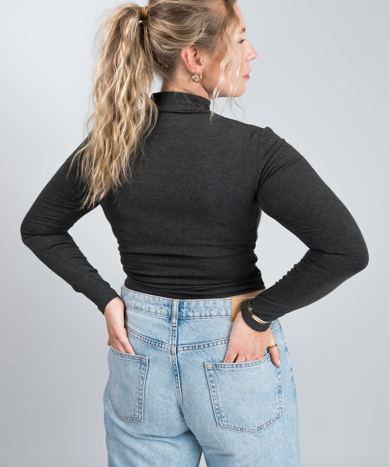 Stehkragen Langarmshirt Dunkelgrau von hinten