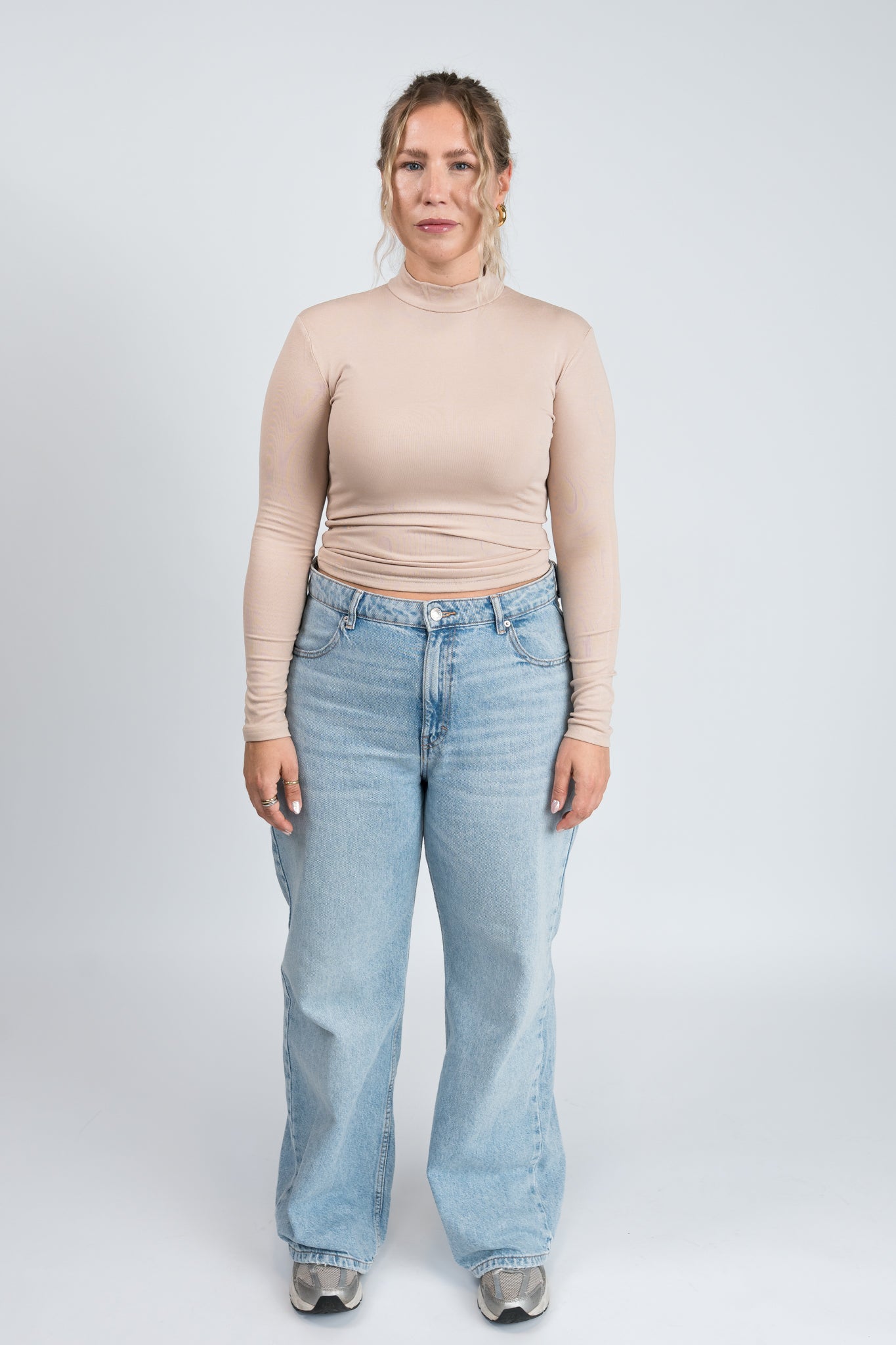 Stehkragen Langarmshirt Beige Ganzkörper