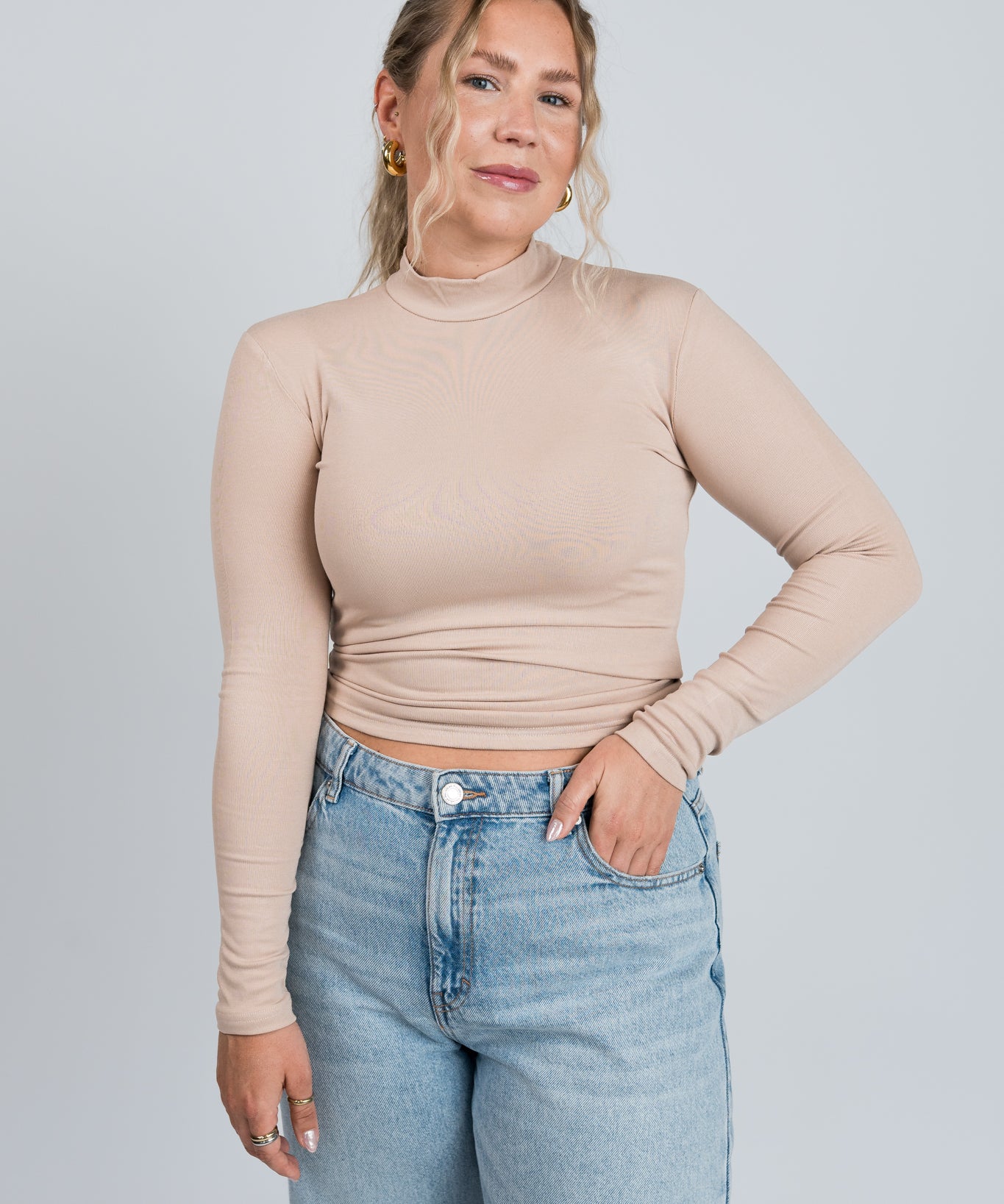 Stehkragen Langarmshirt Beige von vorne