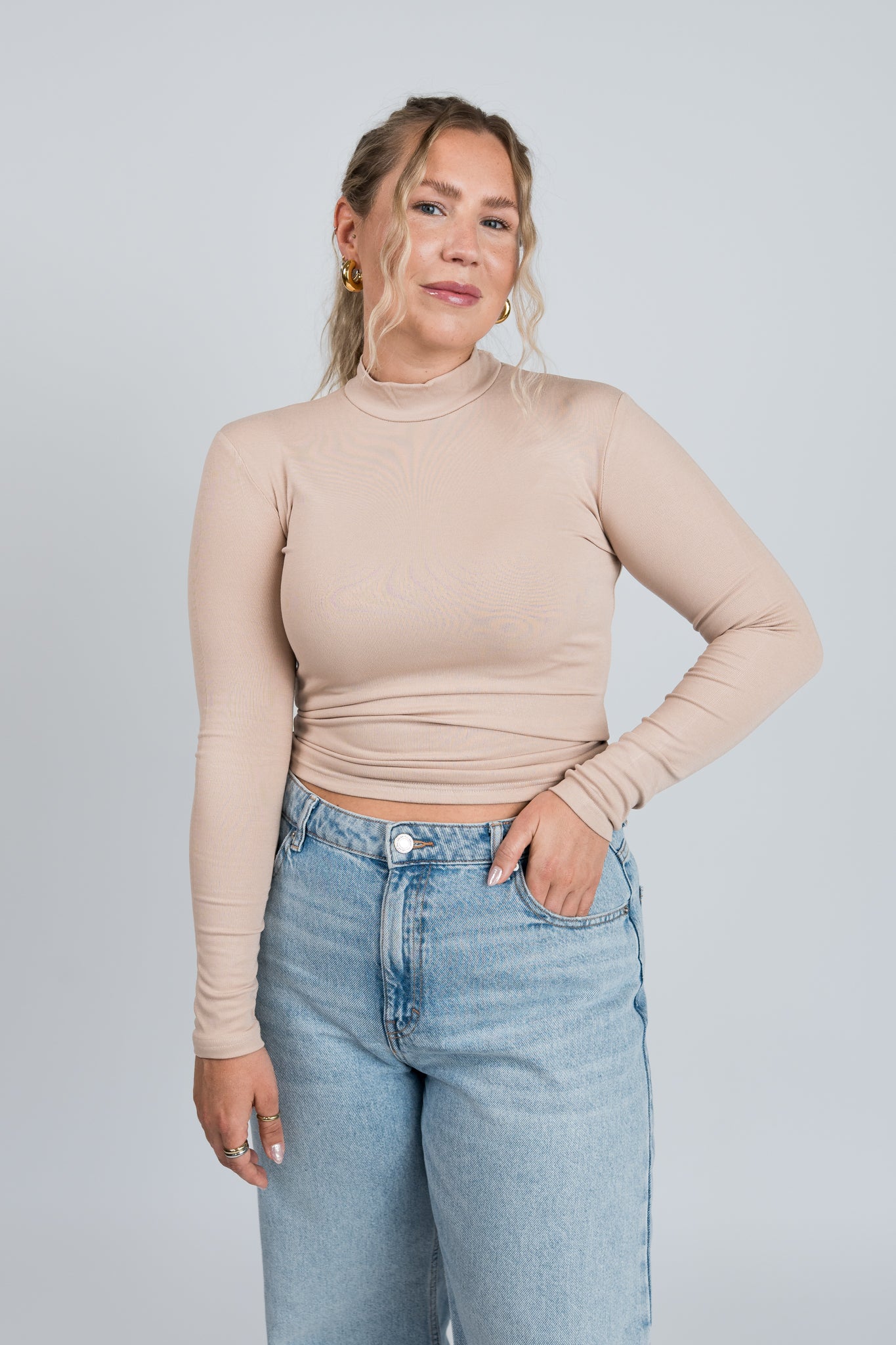 Stehkragen Langarmshirt Beige von vorne