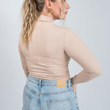 Stehkragen Langarmshirt Beige von hinten