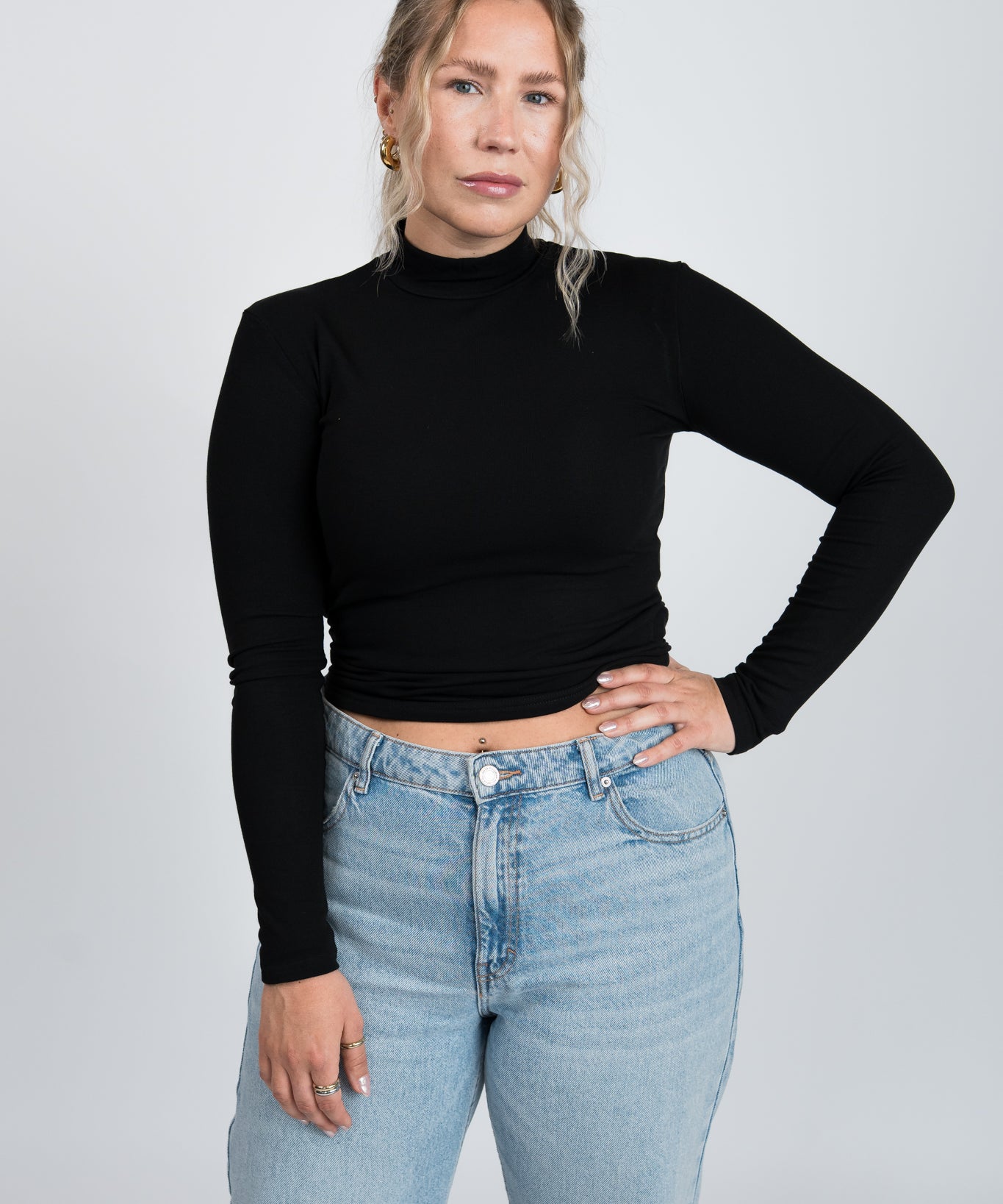 Stehkragen Langarmshirt Schwarz von vorne