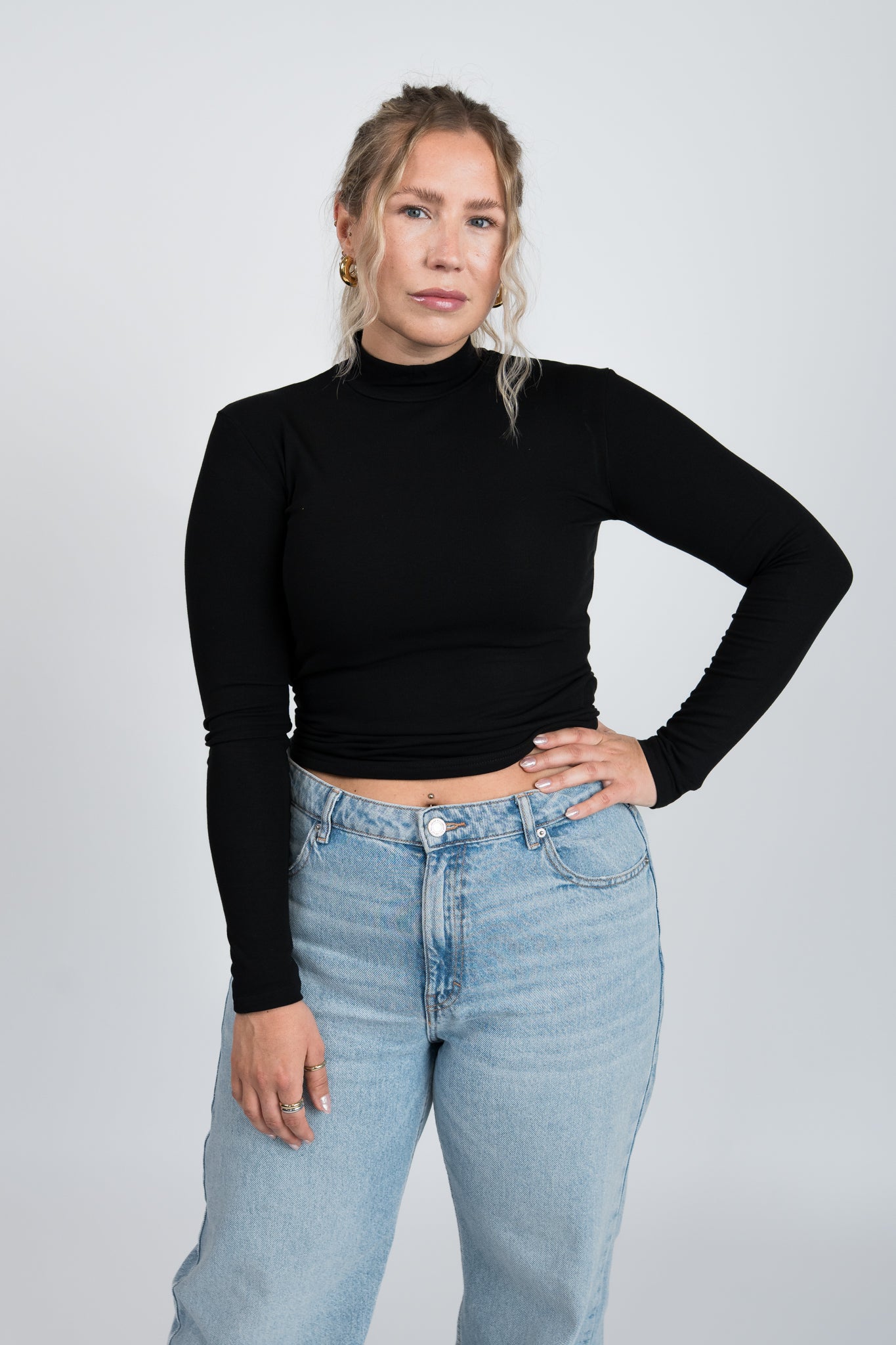 Stehkragen Langarmshirt Schwarz von vorne