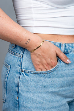 Armband Minimalistisch Schlangenglieder 4 mm Gold seitlich