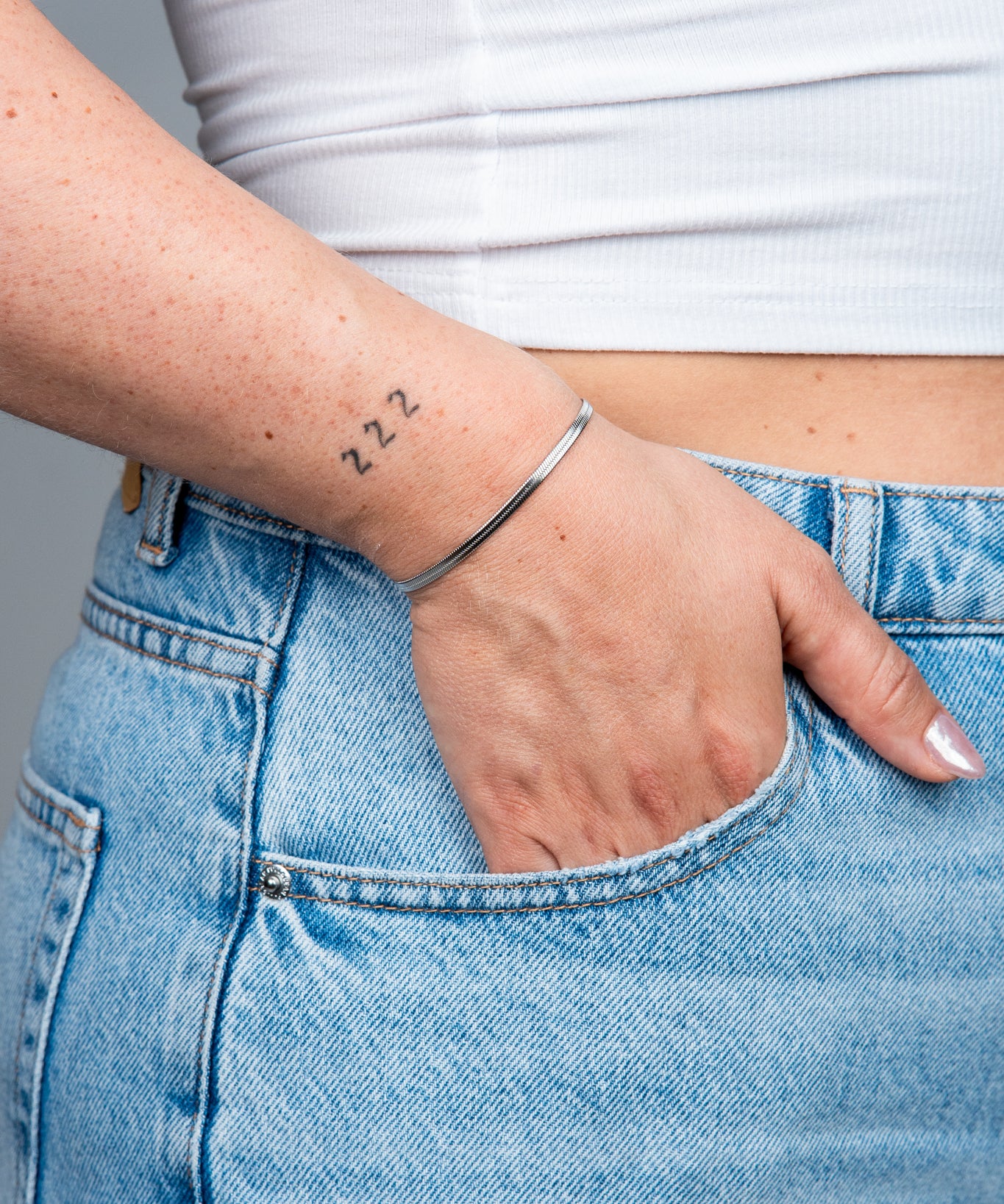 Armband Minimalistisch Schlangenglieder 3 mm Silber seitlich