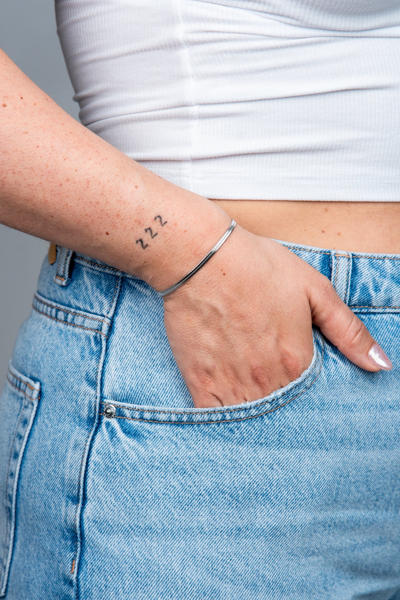 Armband Minimalistisch Schlangenglieder 3 mm Silber seitlich