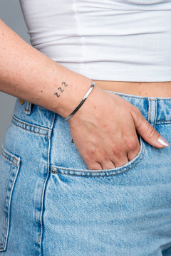 Armband Minimalistisch Schlangenglieder 4 mm Silber seitlich