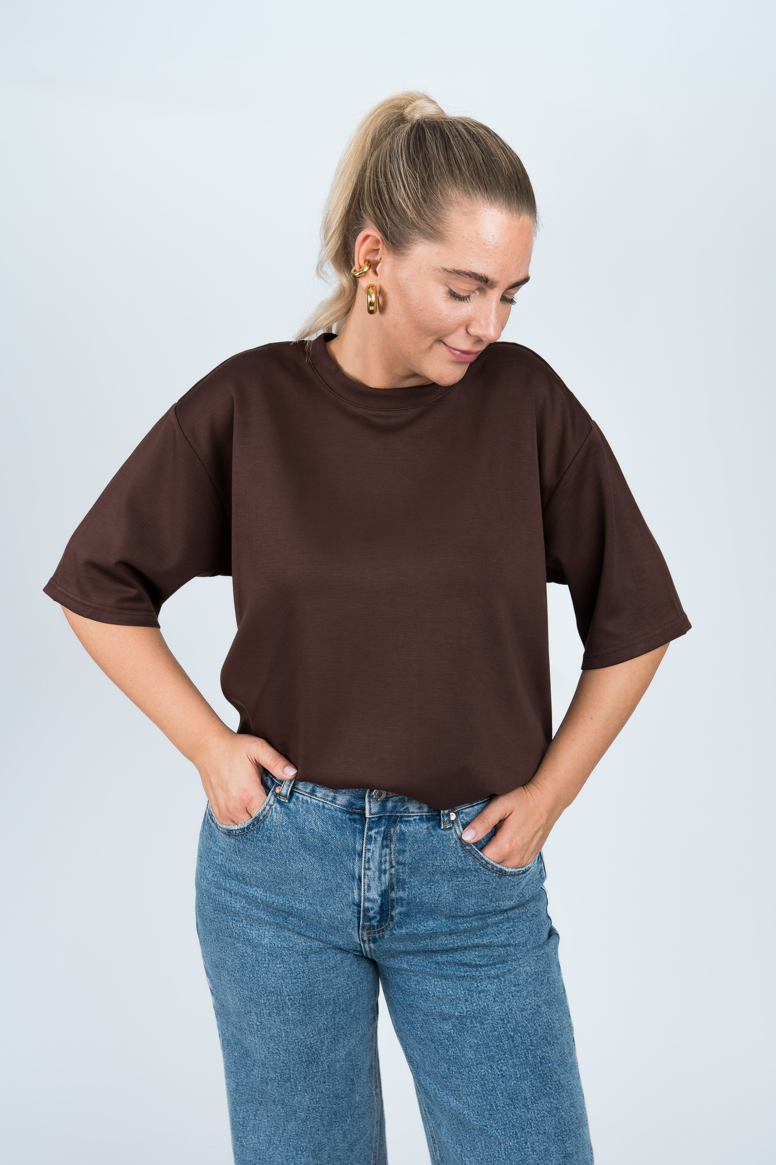 Oversized T-Shirt Viskose Dunkelbraun von vorne cropped
