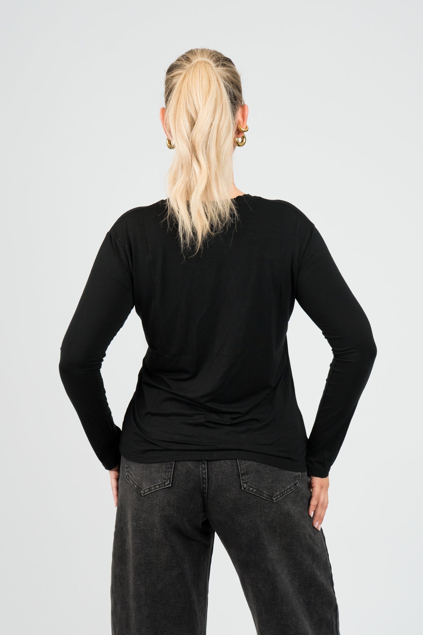 Langarmshirt Schwarz von hinten