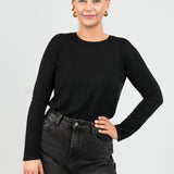 Langarmshirt Schwarz von vorne reingesteckt