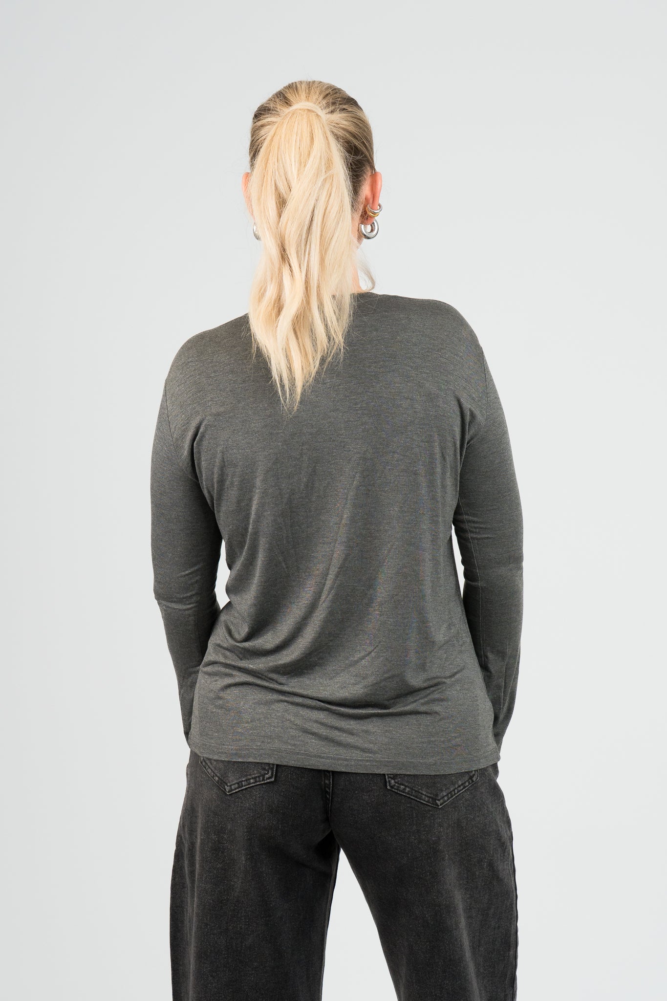 Langarmshirt Dunkelgrau von hinten