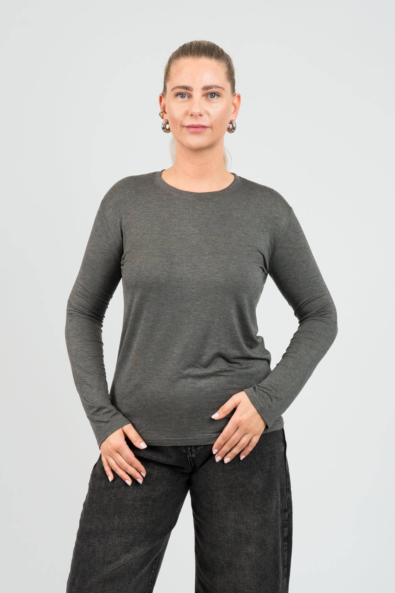 Langarmshirt Dunkelgrau von vorne
