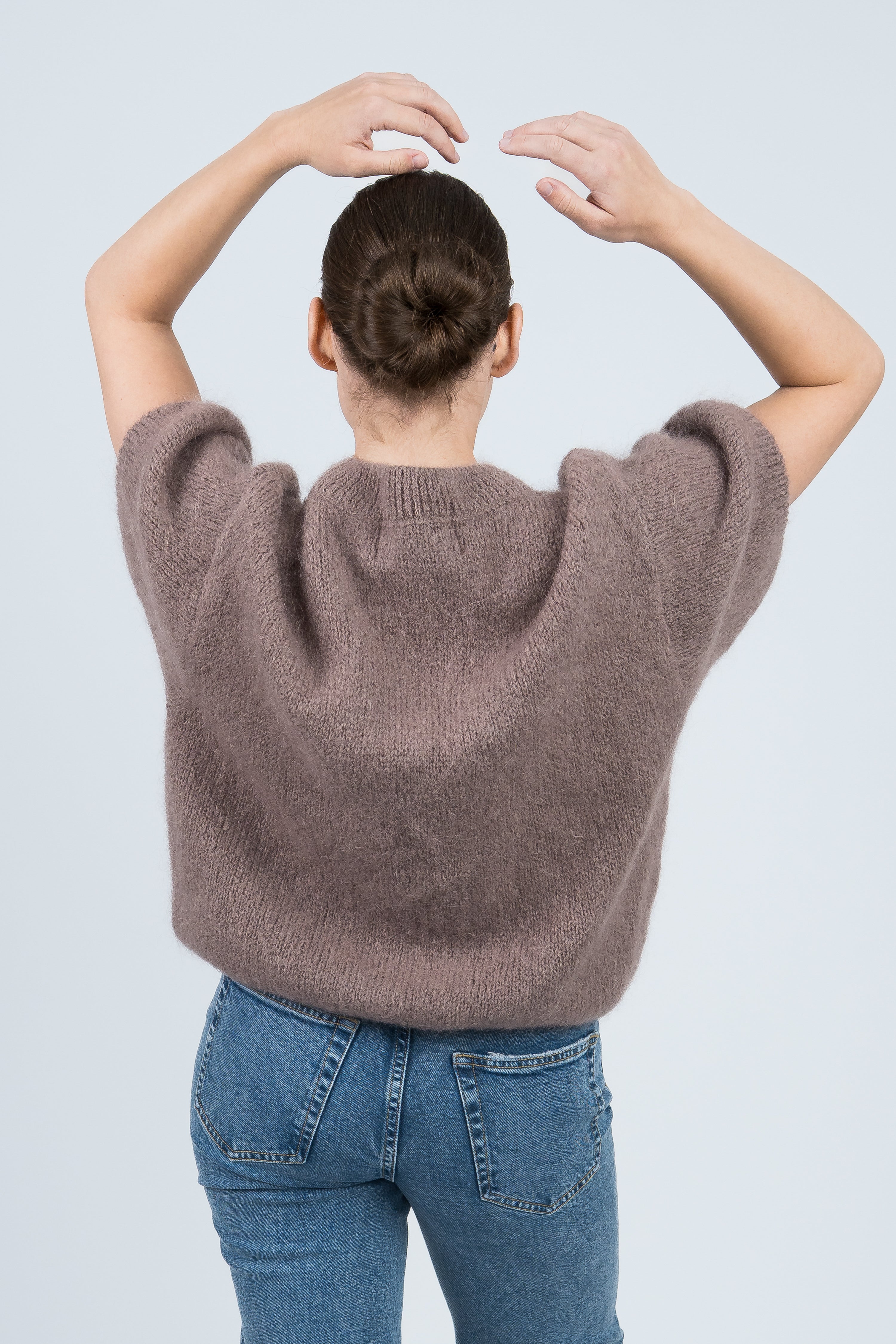 Strickpullover Rundhals mit Puffärmeln Taupe von hinten