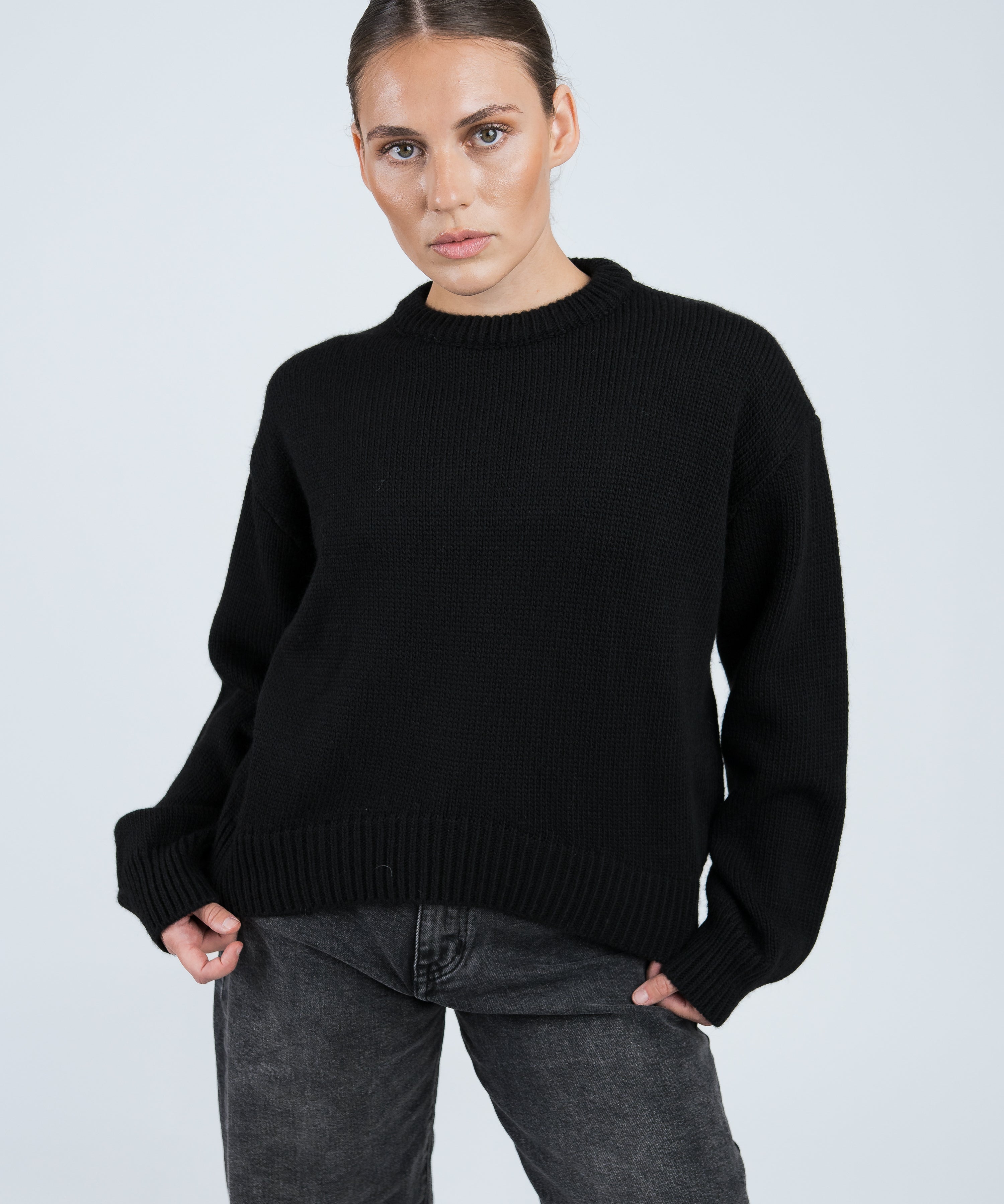 Strickpullover mit Rundhals Schwarz von vorne