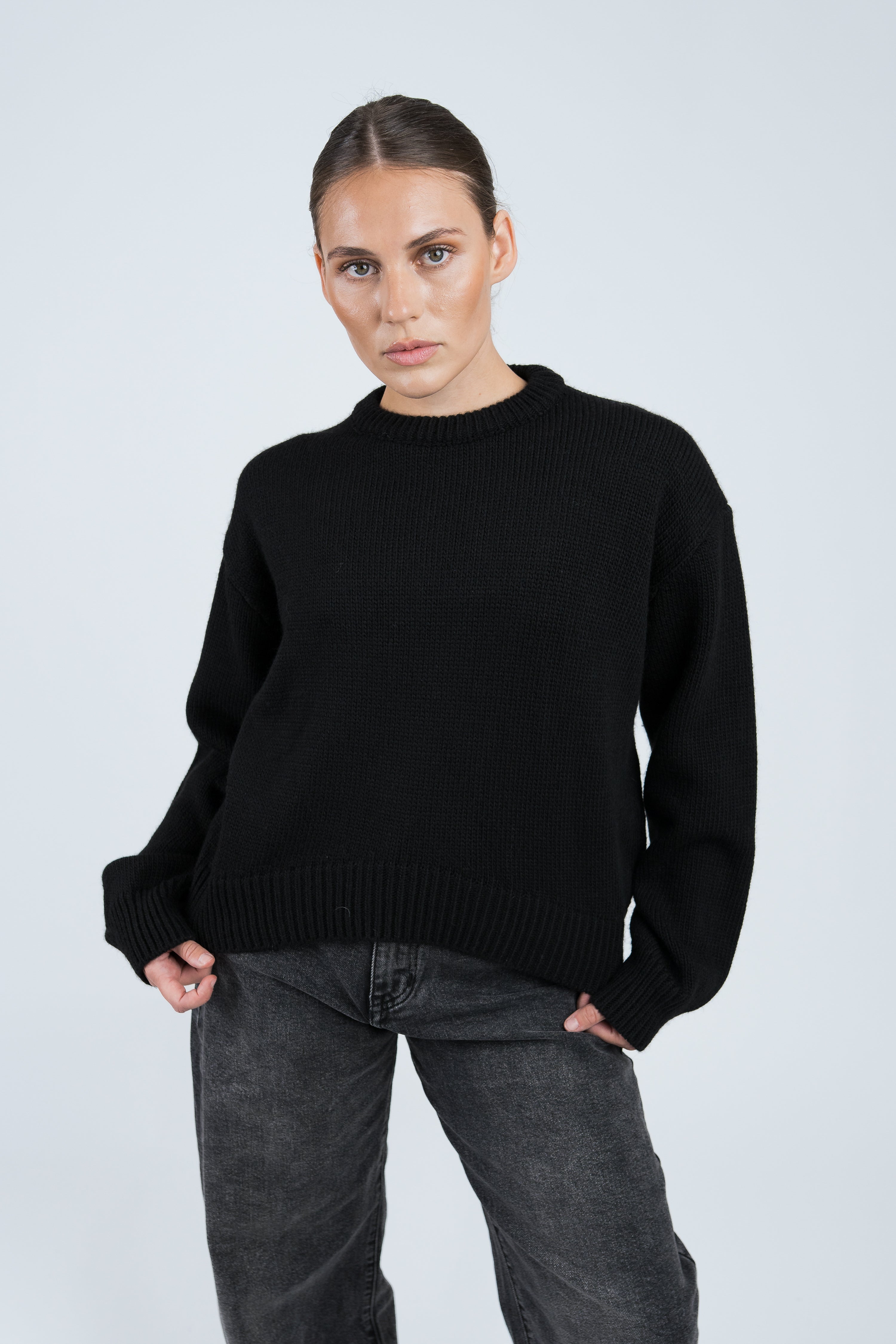 Strickpullover mit Rundhals Schwarz von vorne