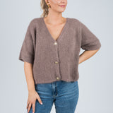 Strickjacke Mittellanger Arm mit goldenen Knöpfen Mauve von vorne
