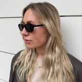 Sonnenbrille kleine eckige Gläser Close Schwarz