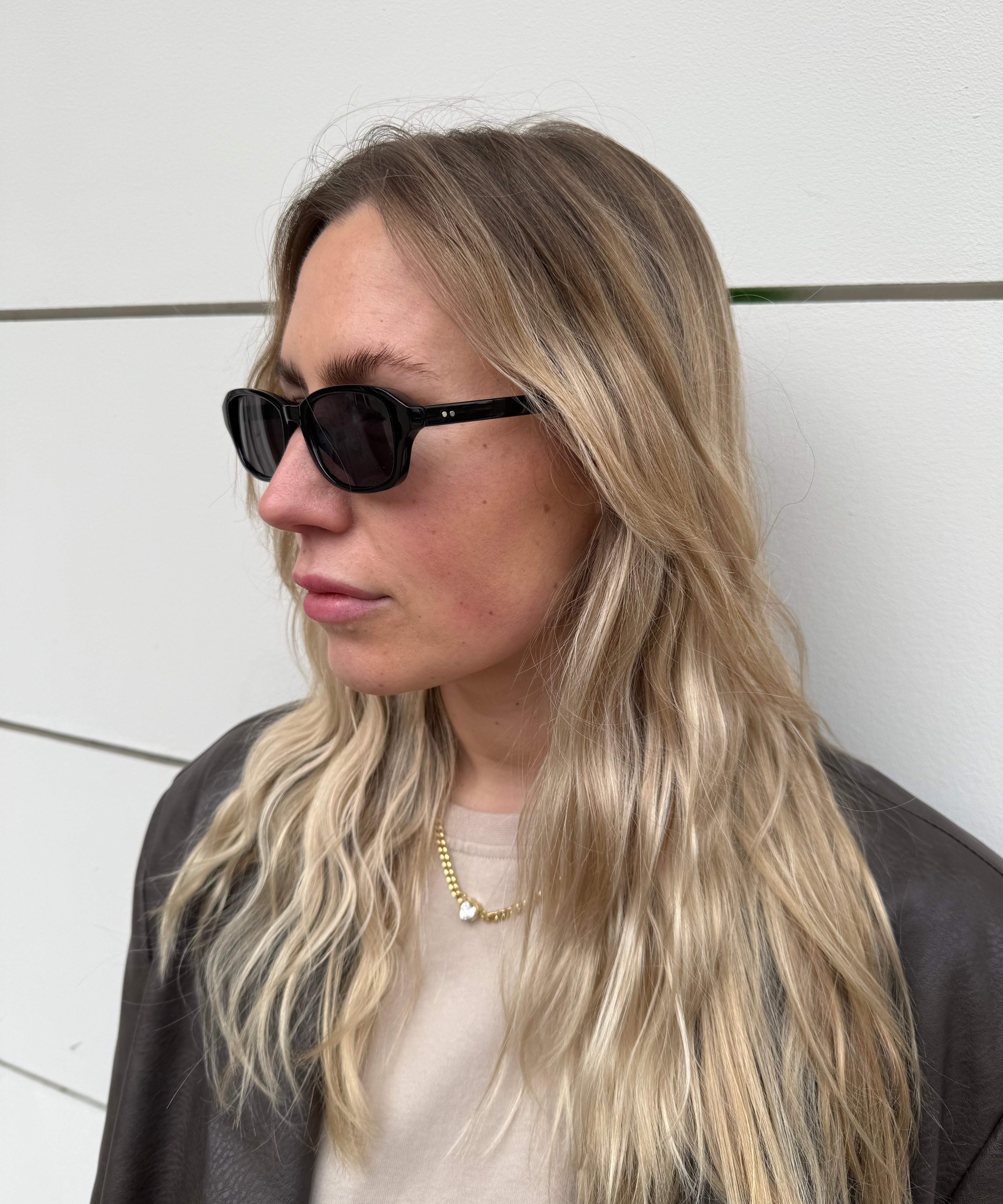 Sonnenbrille kleine eckige Gläser Close Schwarz