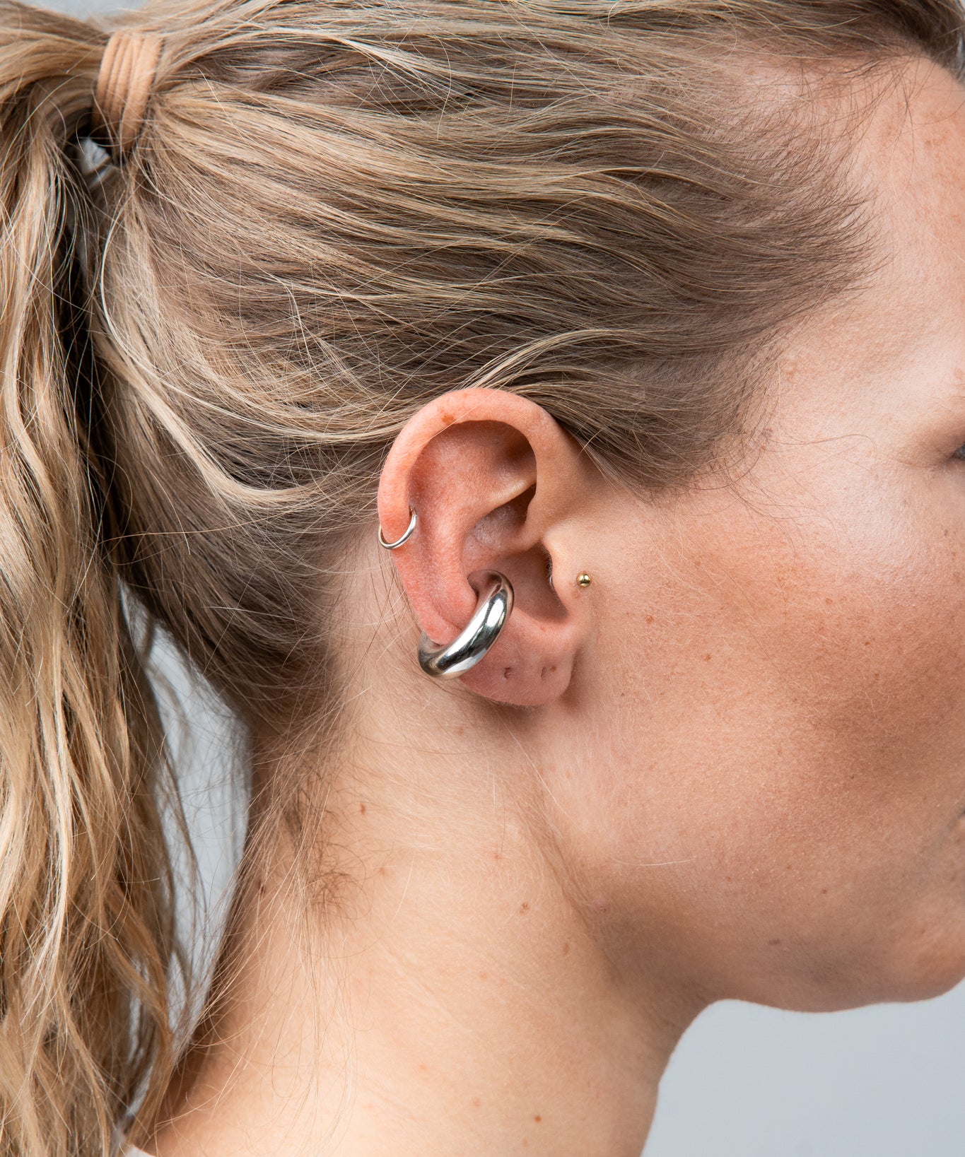 Earcuff Rund Medium Edelstahl Silber seitlich