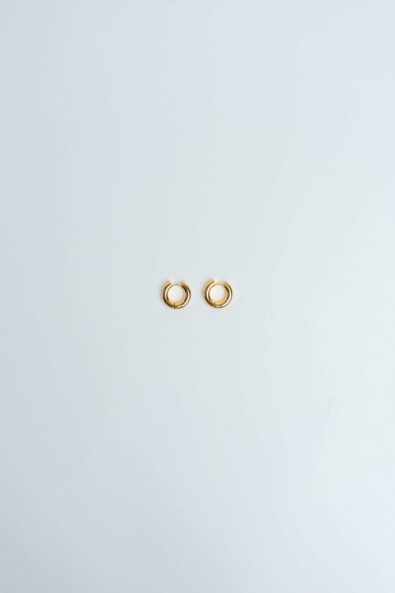 Hoops Basic Ohrring Medium Gold Plain