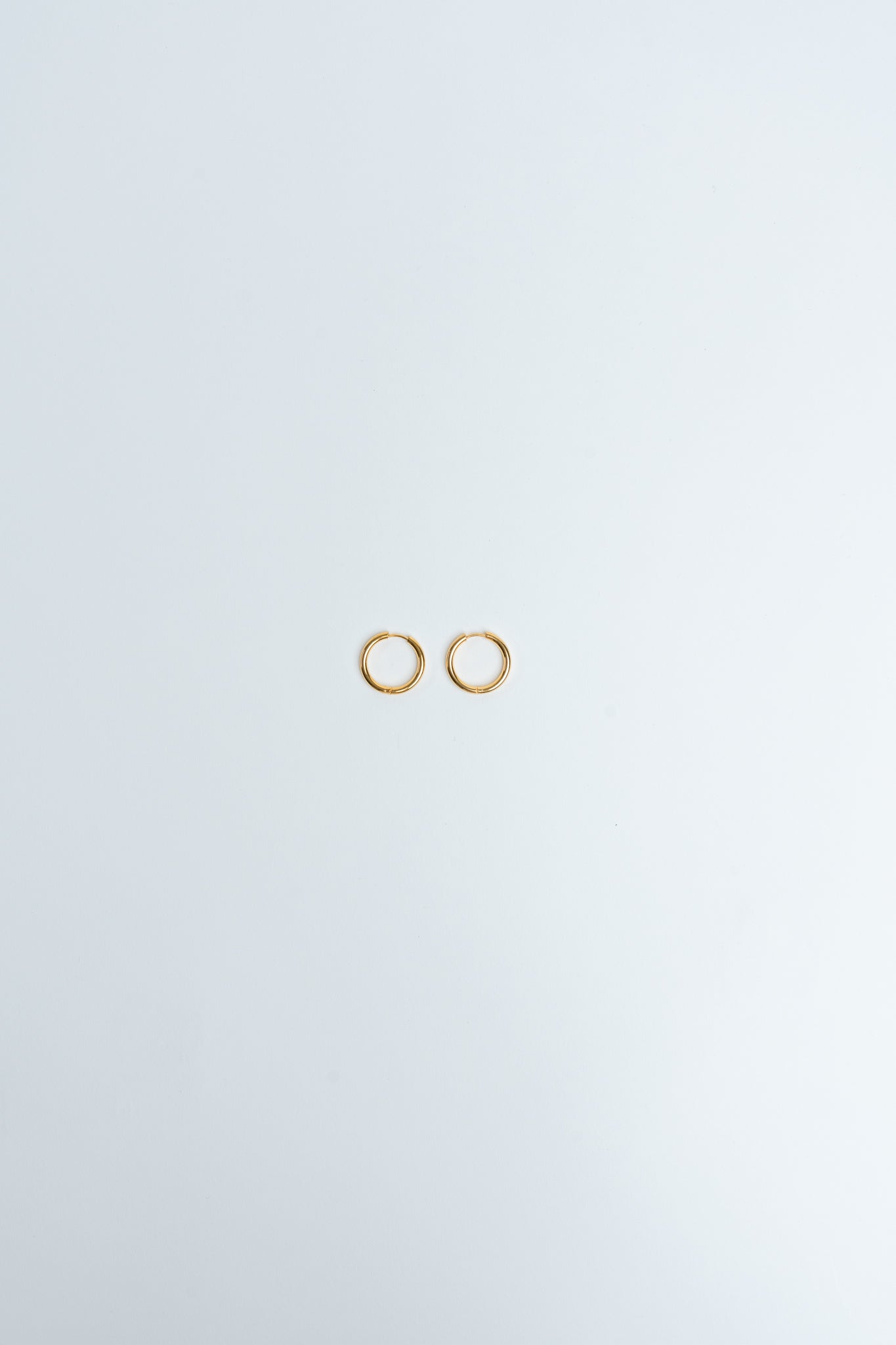 Hoops Basic Ohrring Medium Dünn Gold Plain