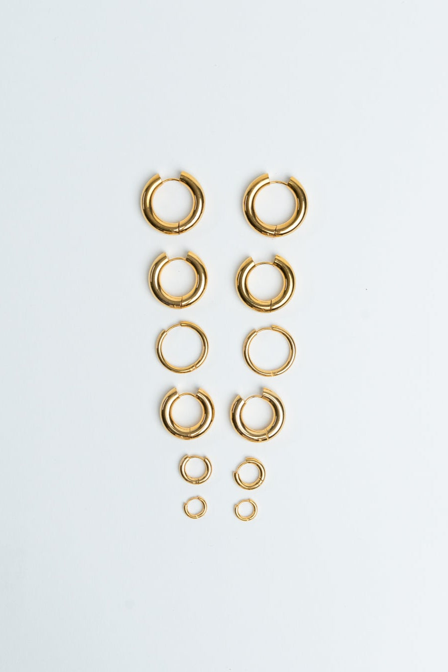 Hoops Basic Ohrring Groß Gold ohne Model