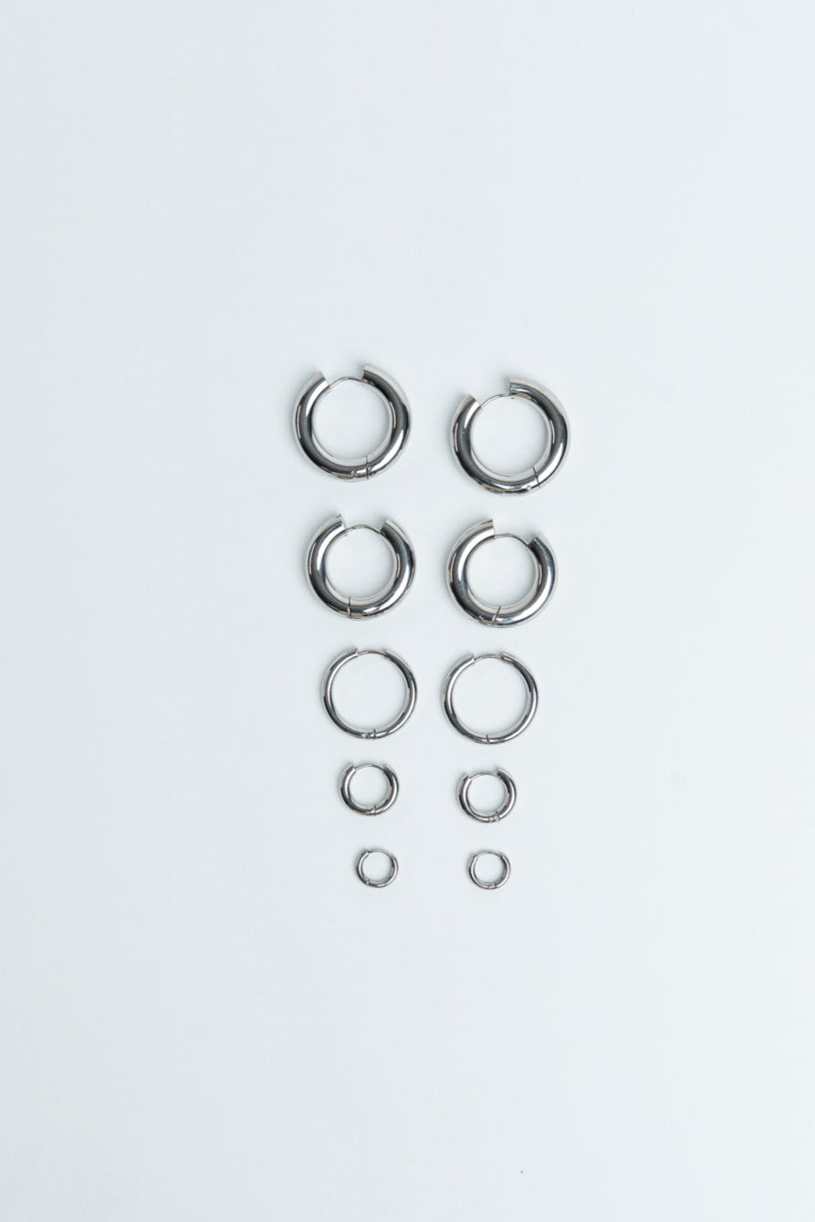 Hoops Basic Ohrring Ultra Klein Silber ohne Model