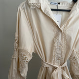 Kleid Mini Rüschen Lochmuster mit Kragen Beige
